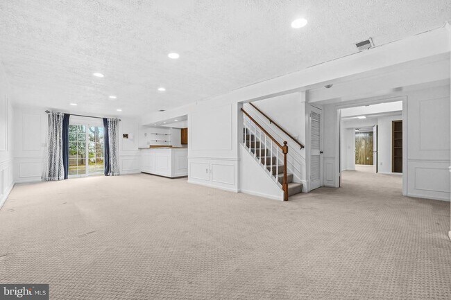 Building Photo - 7520 Royal Dominion Dr