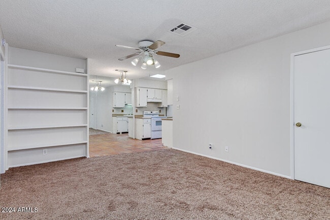 Building Photo - 195 N Cottonwood St