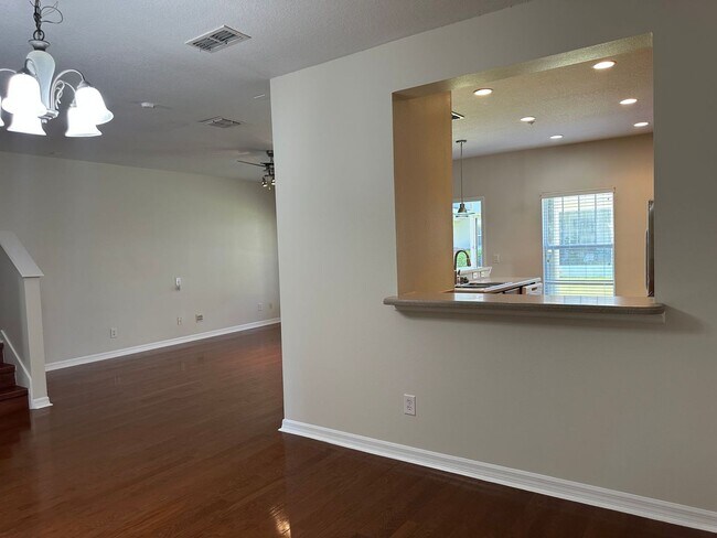 Building Photo - Three Bedroom Townhome at Cypress Lakes in Kissimmee