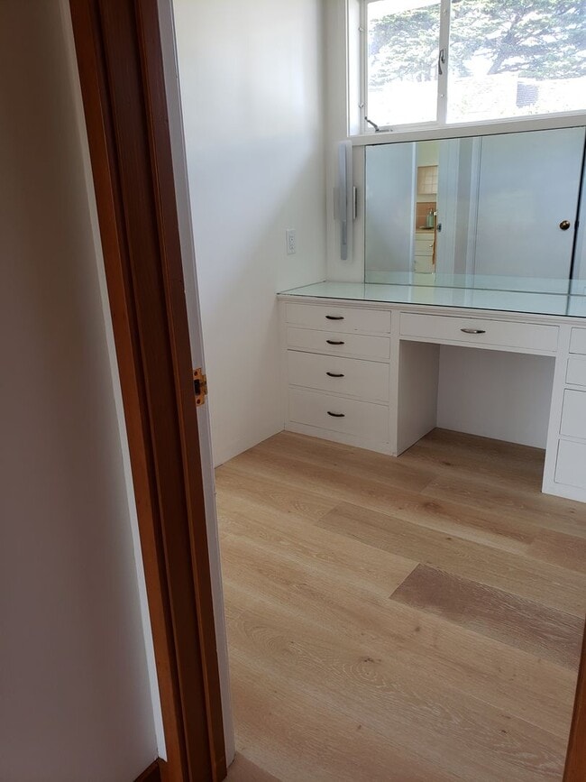 Building Photo - Hatton Fields Retreat with Guest Suite and...