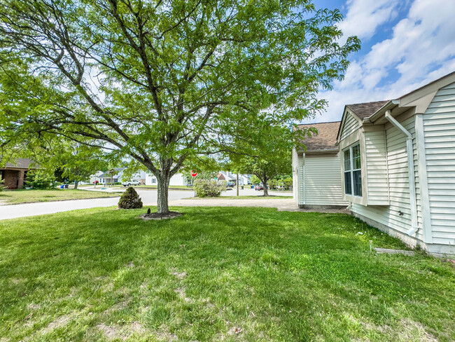 Building Photo - LOVELY STRAWBRIDGE HOME FOR RENT!!!