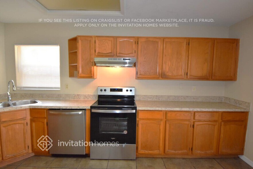 Building Photo - 12406 Driftstone Way