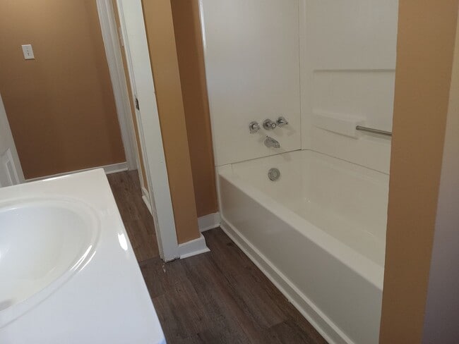 Building Photo - PRICE IMPROVEMENT Stunning 3 Bedroom Home FOR RENT in Millville NJ $1575