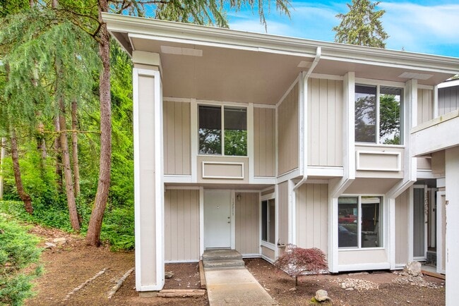 Primary Photo - Spacious 4 Bed 2.5 Bath for Rent! OPEN HOU...