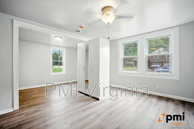 Building Photo - 2727 Jamestown Ave