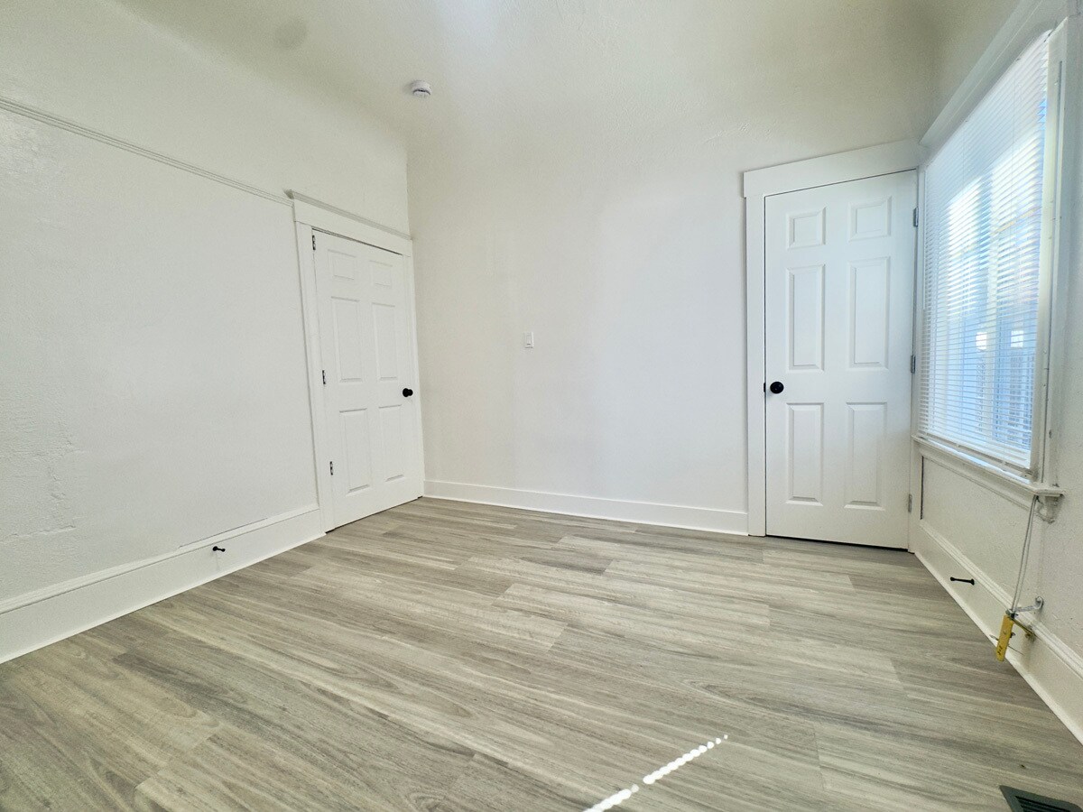 Building Photo - 3218 West St