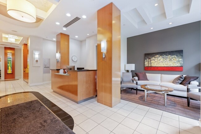 Building Photo - Beautiful Studio in Belltown