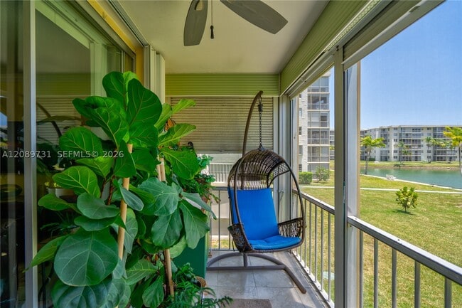 Building Photo - 2851 Leonard Dr