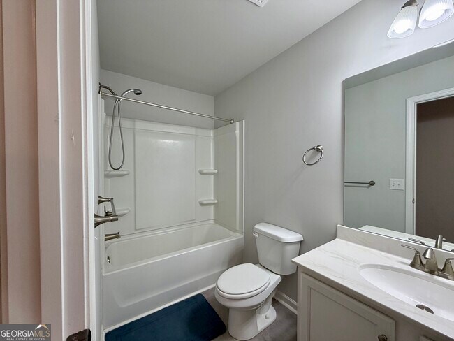 Building Photo - 121 Quail Forest Circle