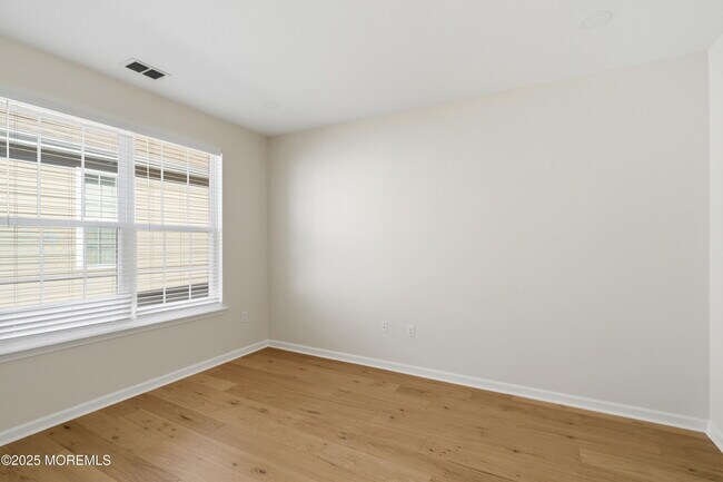 Building Photo - 225 Mirage Blvd