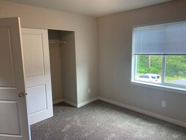 Building Photo - Fantastic 3 Bedroom Home In New Neighborhood