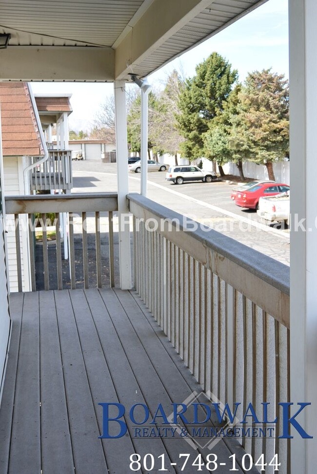 Building Photo - Two Bedroom With Great Amenities in Taylor...