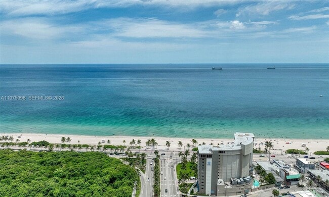 Building Photo - 901 N Birch Rd