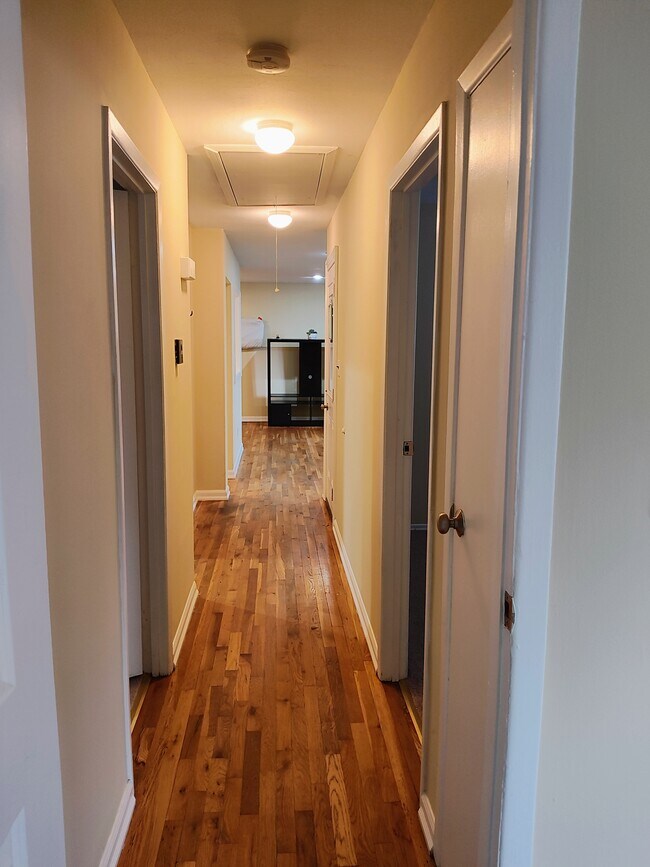 Building Photo - 5 Linden Ave