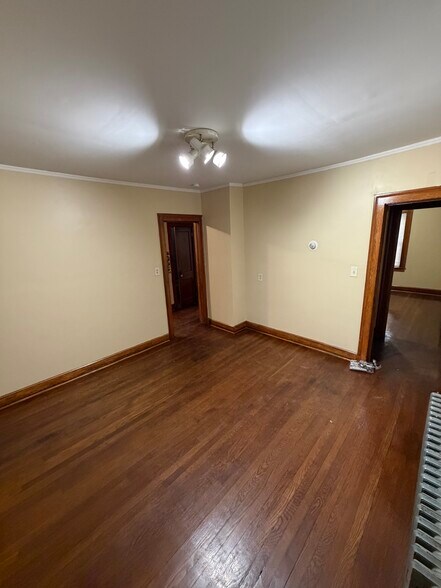 Living room - 23 Harbison Ave