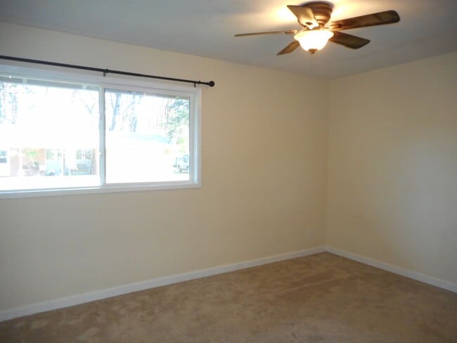Building Photo - Bright and Spacious Adair Village Gem!