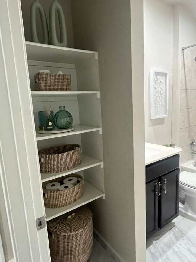 Building Photo - 22623 Theodoli Dr