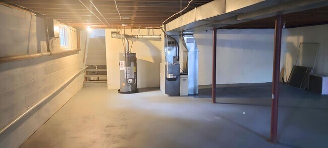 Building Photo - 57 Sherwood Dr