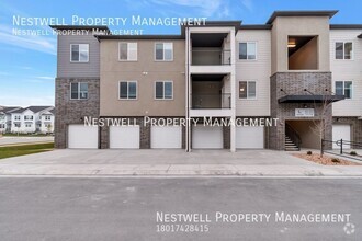 Building Photo - Modern 3-bed Condo in Riverton