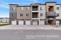 Building Photo - Modern 3-bed Condo in Riverton