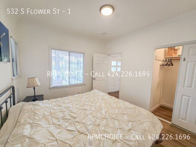 Building Photo - 532 S Flower St