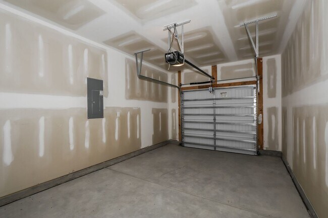 Building Photo - 313 Parkington Ln