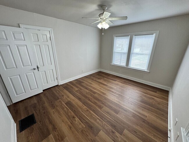 Building Photo - W. Collins Ct., 210 1/2