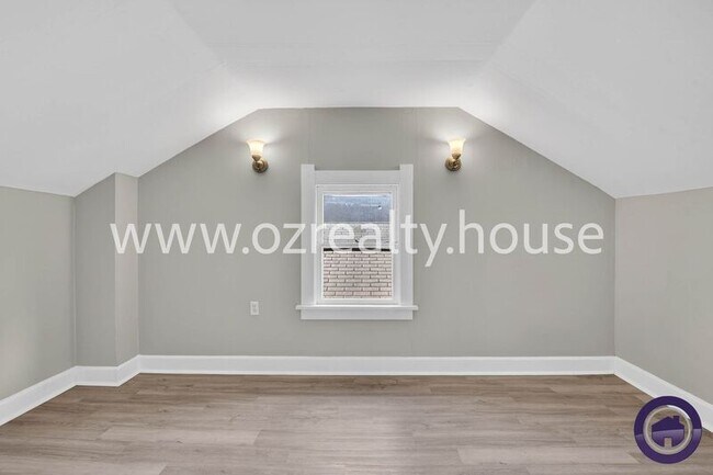 Building Photo - 1840 Marne Ave