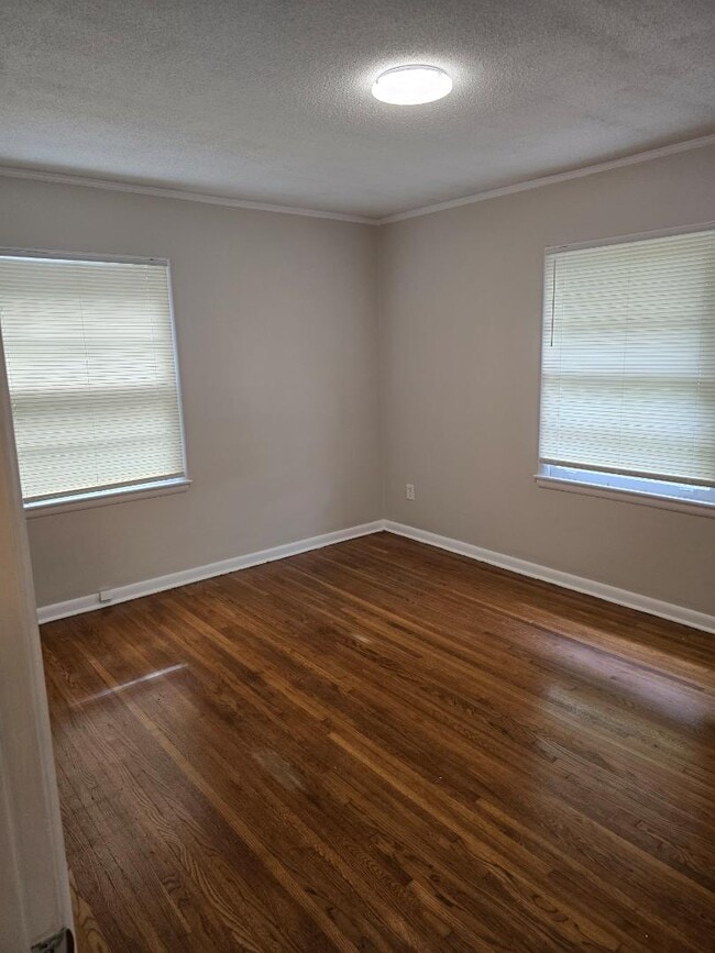 Building Photo - 4882 Amboy Rd