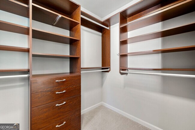 Building Photo - 2041 Mendenhall Cir