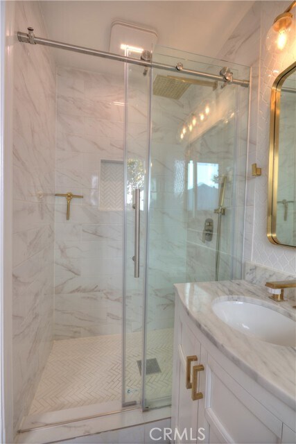 Building Photo - 1195 Rexford Ave