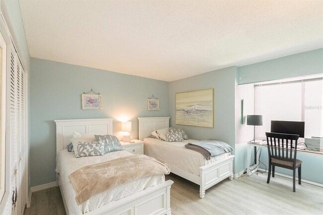 Building Photo - 1255 E Peppertree Dr