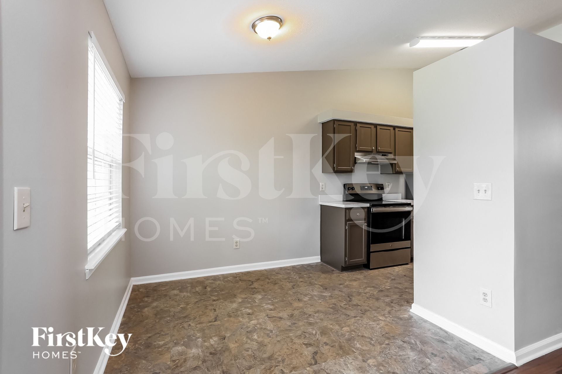 Building Photo - 4636 Forest Glen Ct