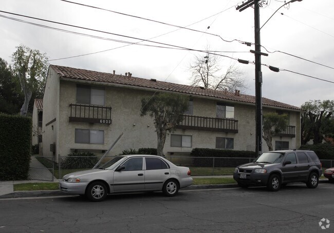 Primary Photo - 6022 Fullerton Ave