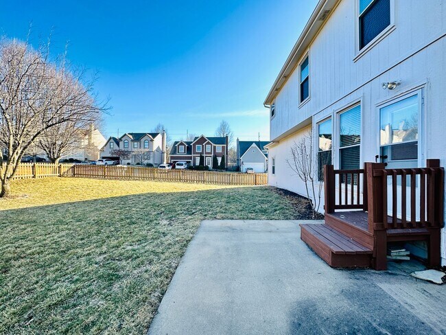 Building Photo - **BRAND NEW CARPETS** Beautiful Home in Bl...