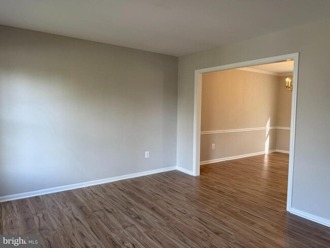 Building Photo - 8659 Bannerwood Dr