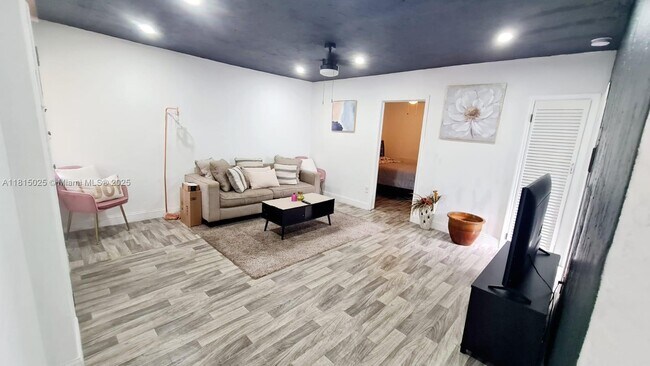Building Photo - 88 NE 68th Terrace