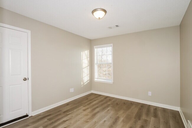 Building Photo - 2960 Woodland Ash Cove