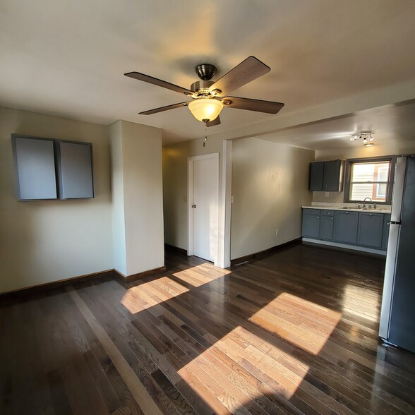 Building Photo - 6805 Flowerdale Ave