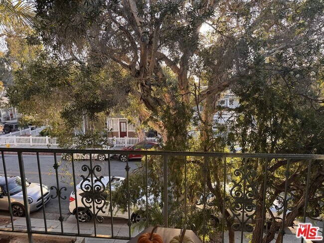 Building Photo - 2639 6th St