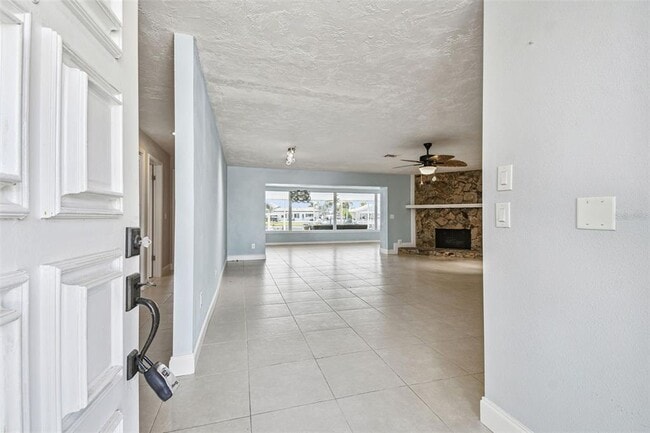 Building Photo - 5050 Porpoise Pl