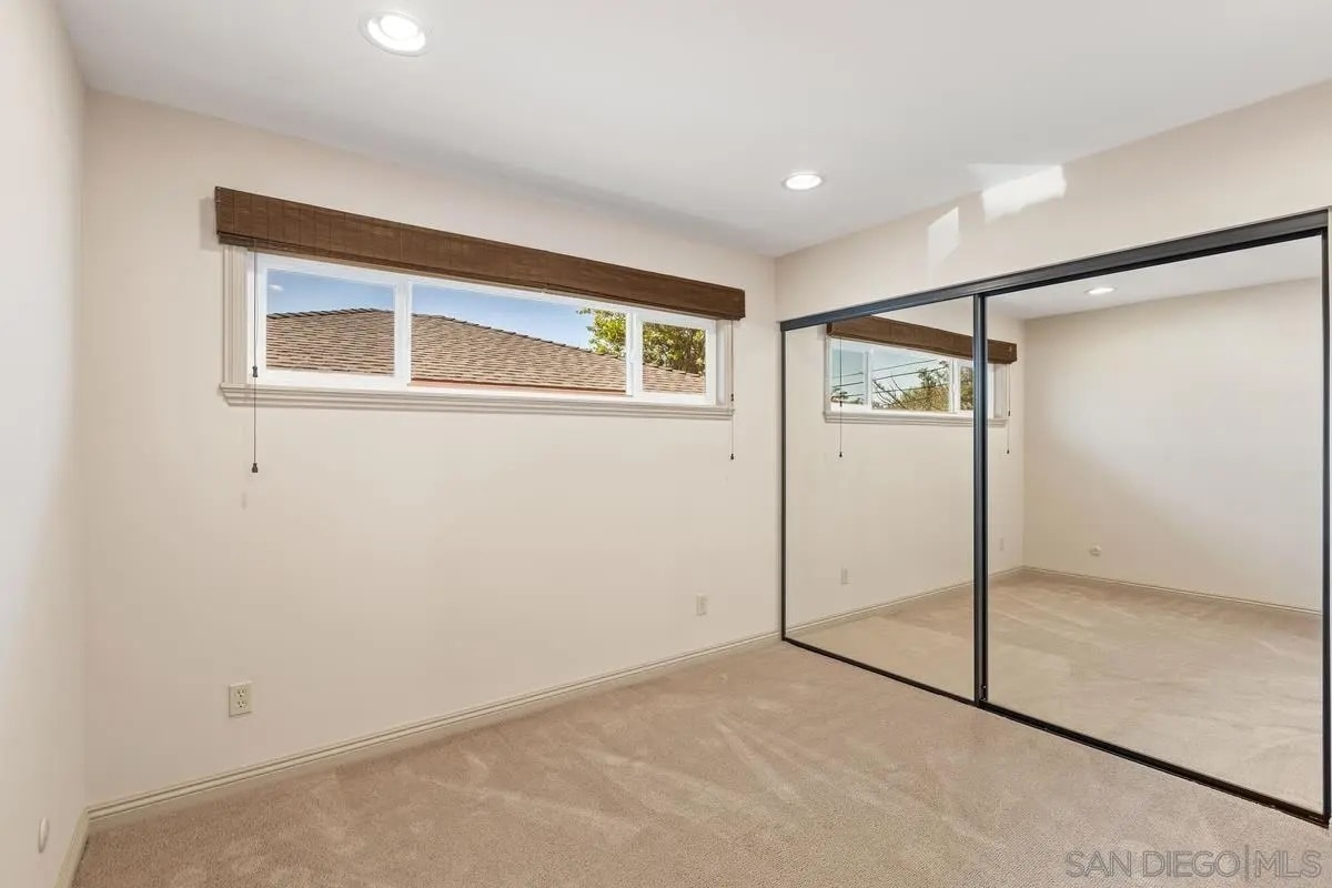 Building Photo - 5954 Stadium St