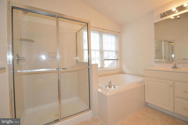 Building Photo - 42555 Pelican Dr