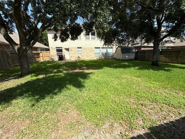 Building Photo - 7819 Blue Stream Ct