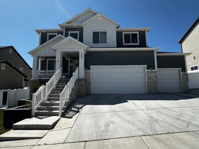 Building Photo - 353 N High Ridge Rd