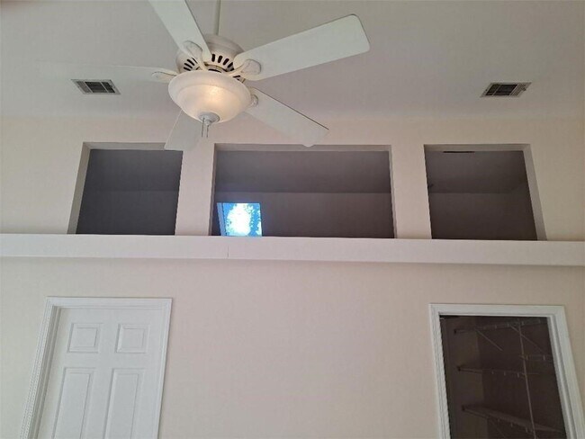 Building Photo - 2431 Coosawattee Dr NE