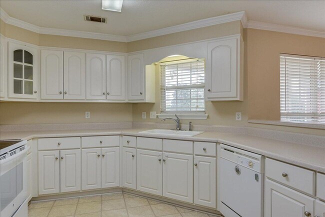Building Photo - 924 Prairie Cir
