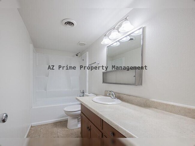 Building Photo - 7126 N 19th Ave