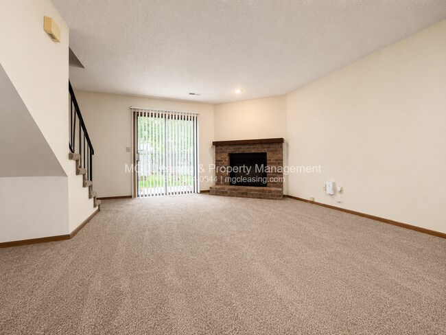Building Photo - 3557-3563 NE Independence Cir