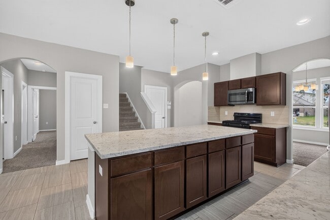 Building Photo - 6915 Rosemont Ct